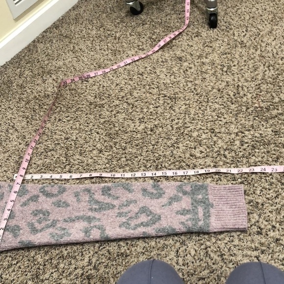 Revolve John + Jenn Sweater Size Medium Pastel Purple Leopard Crewneck Pullover - Picture 10 of 10